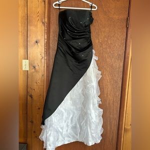 Size 4 full length dress from Laura